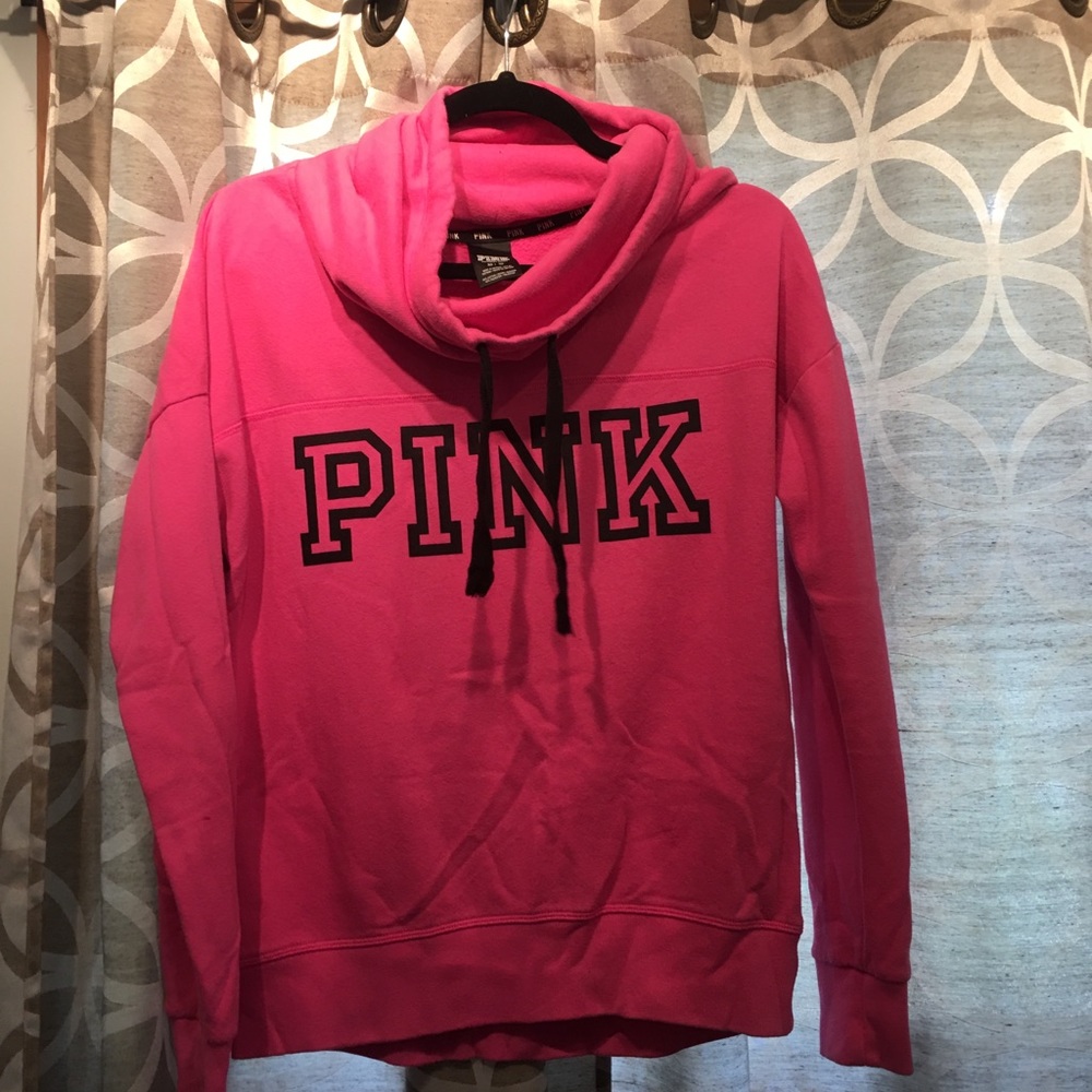 VS pink pullover